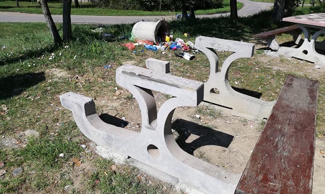 Törtek, zúztak amit csak értek